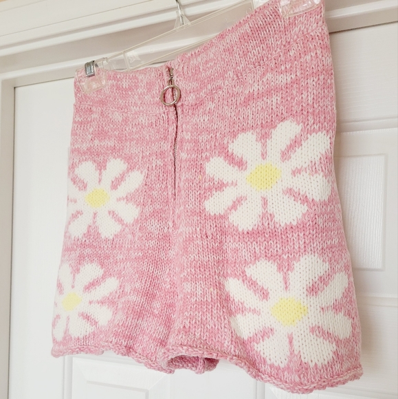NWT Storia Pink Daisy Print Knit Sweater Shorts - Picture 6 of 12